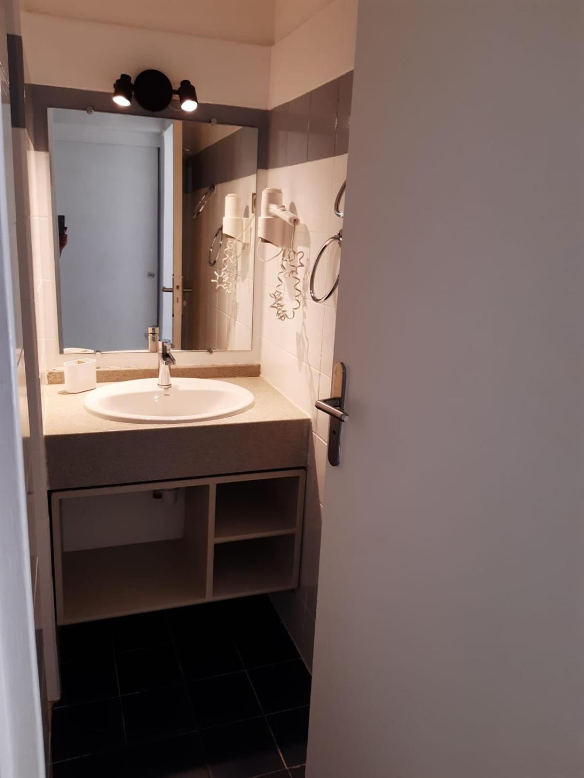 Manbana 320 Residence Kawann Grand-Bourg  Ngoại thất bức ảnh